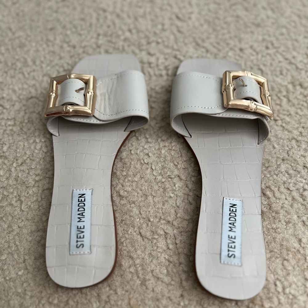 Steve Madden Cream & Gold Slide Sandals
